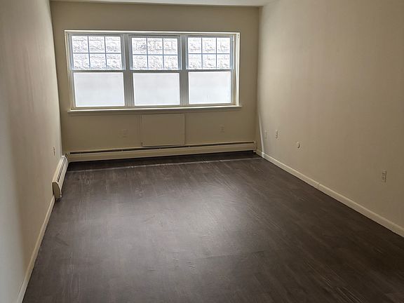 4th image of 456 Washington Ave APT 1E
