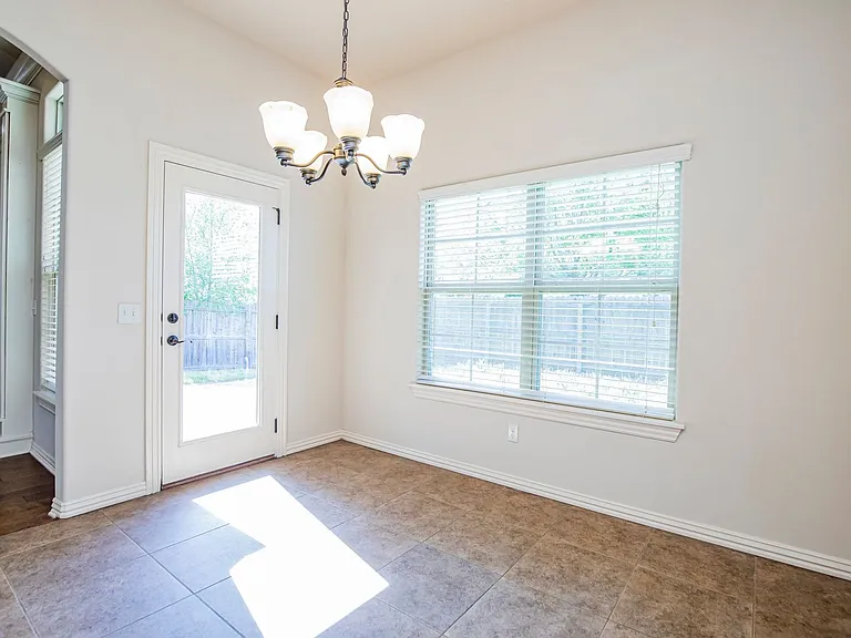 5319 Stockton Ave — Photo 9