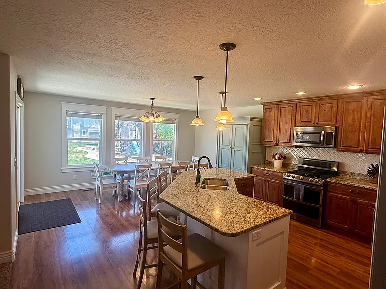 254 N Constitution Dr W — Photo 8