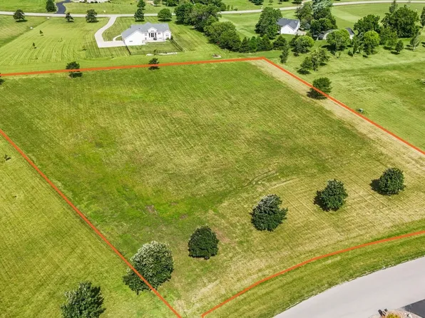 17 Wheatland Dr, Ottawa, KS 66067