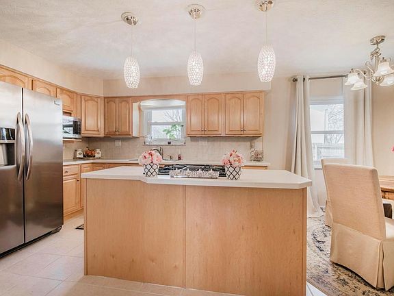 5th image of 8409 Fairway Dr