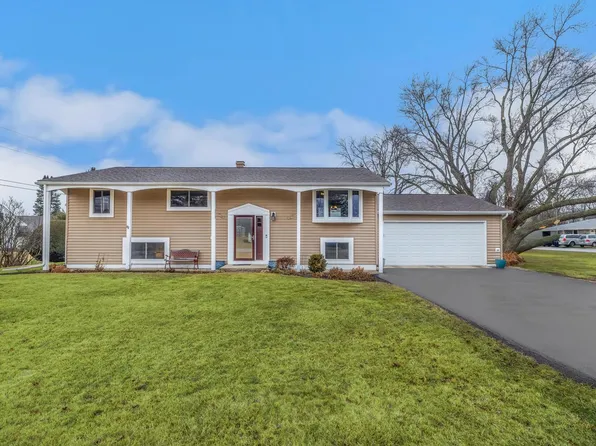 528 High STREET, Walworth, WI 53184