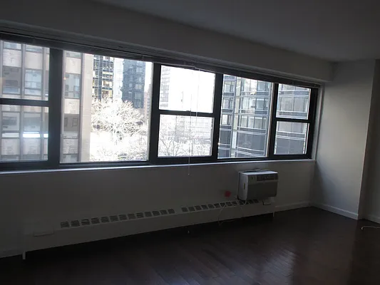 Rented by Carlyle Property Management | media 6