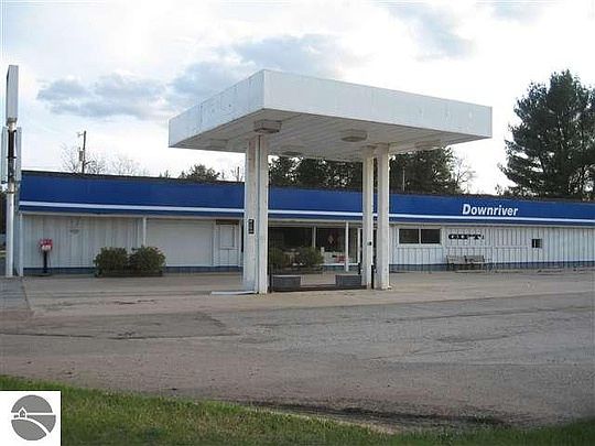 4th image of 15750 W M 72 Hwy