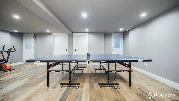 Rented by Nooklyn NYC LLC | media 8