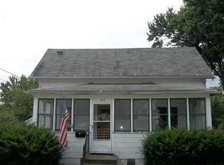 203 W Lincoln St, Mount Morris, IL 61054