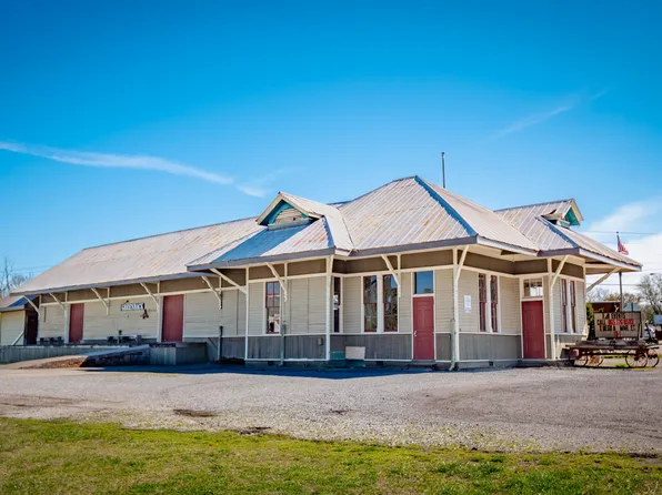 6736 Morganton Rd, Greenback, TN 37742