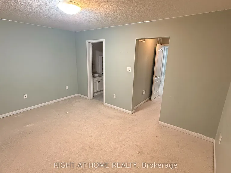 20 Ferguson St — Photo 12