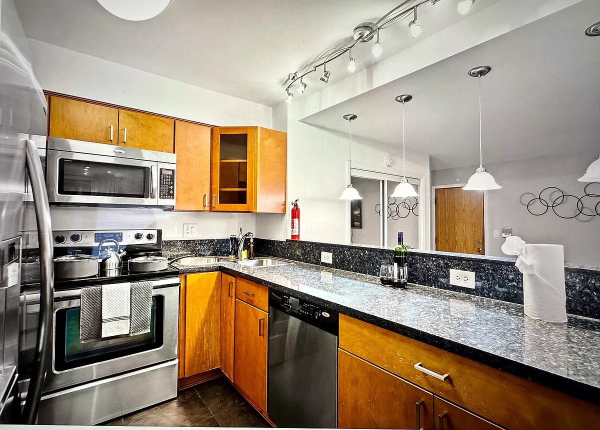 Building Photo - 419 S East Ave #2C