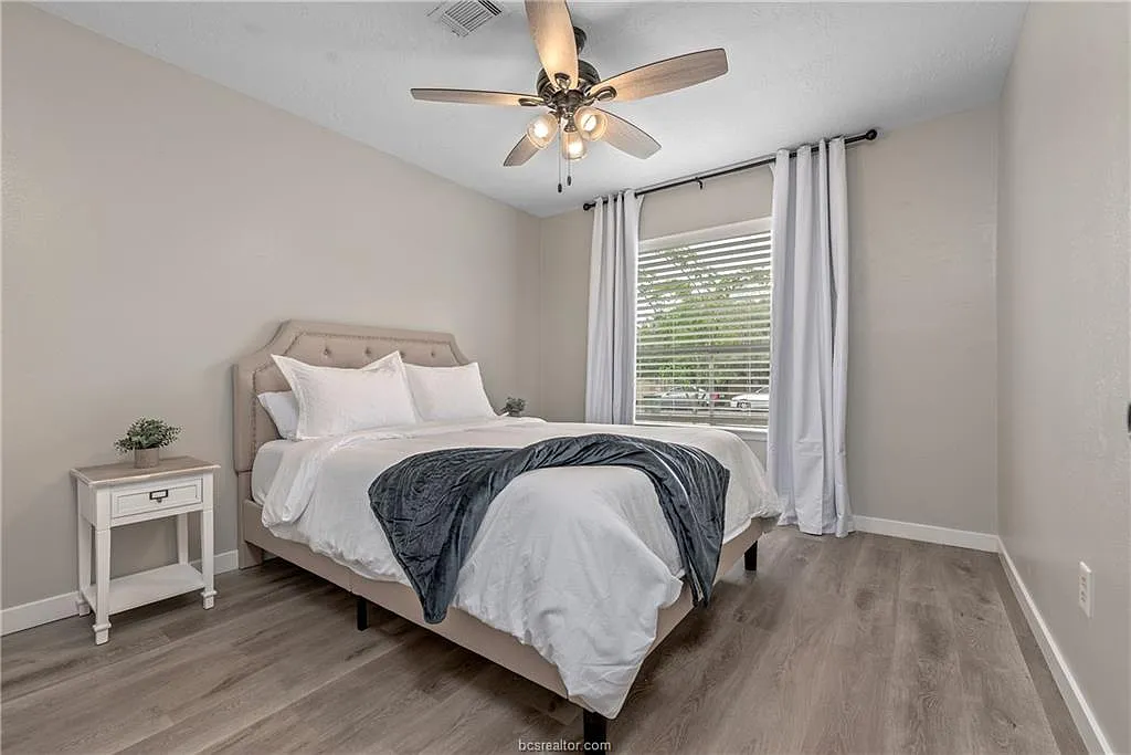 2 bed, 1250 sqft, $1,600 — Photo 4