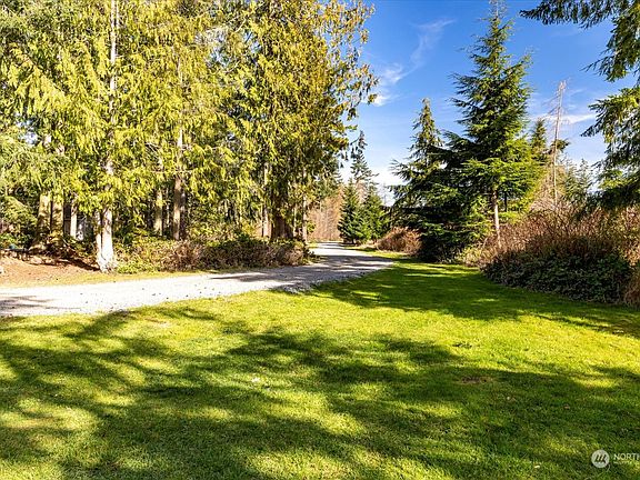 3rd image of 694 Plum Creek Lane