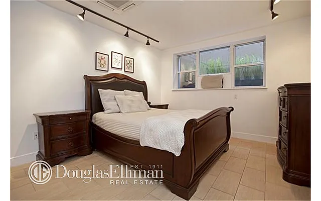 Rented by Douglas Elliman | media 24