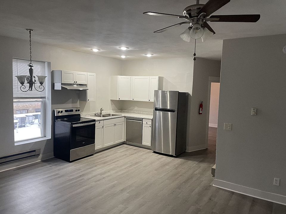 1st image of 1338 Portage St #33