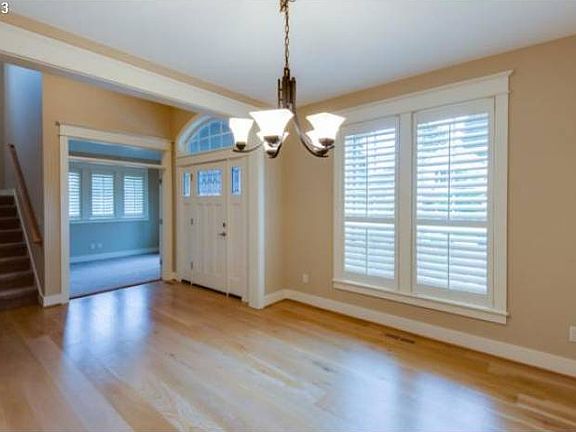Entry & Dining Rm