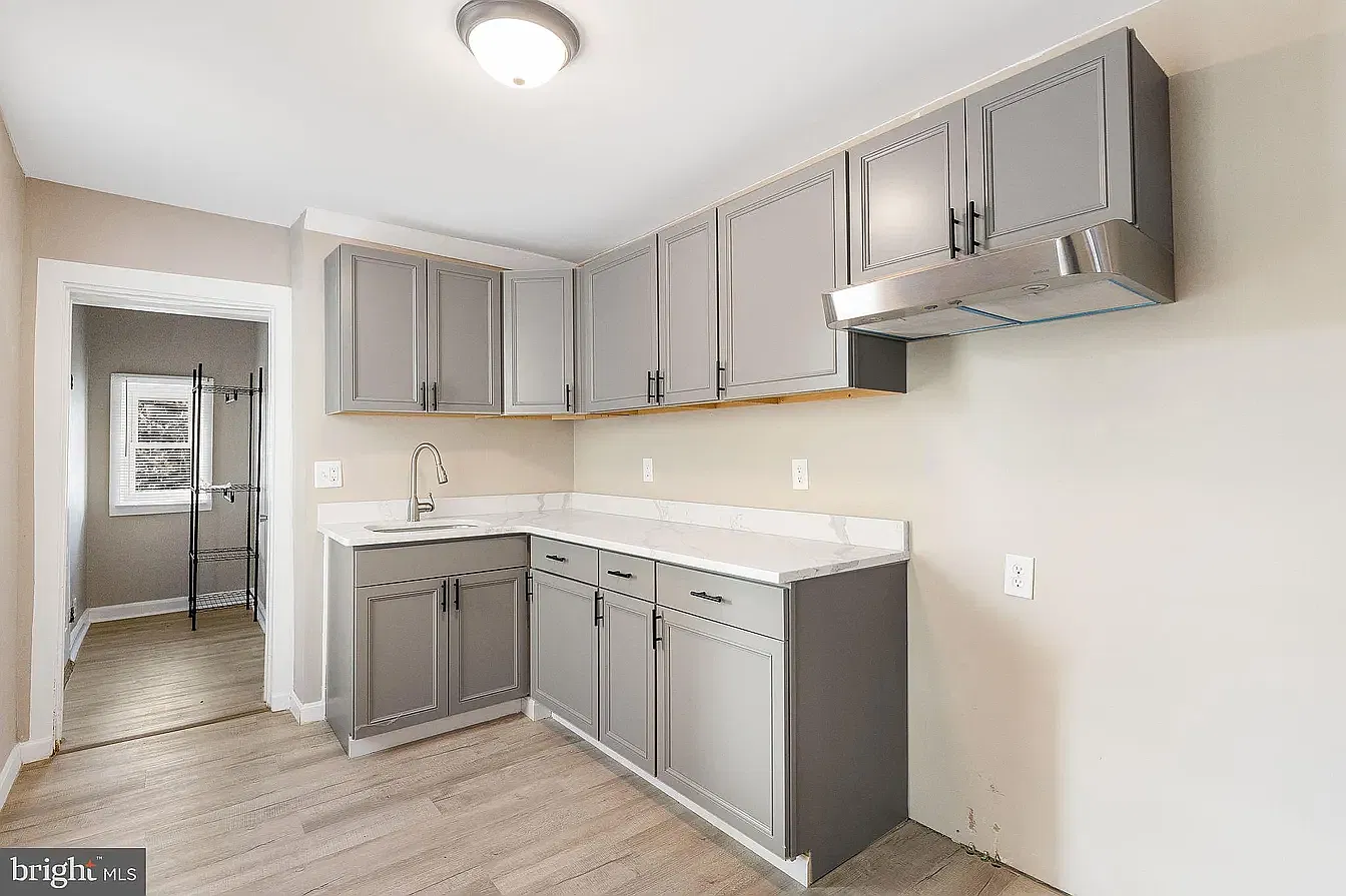 3 bed, 925 sqft, $1,650 — Photo 3