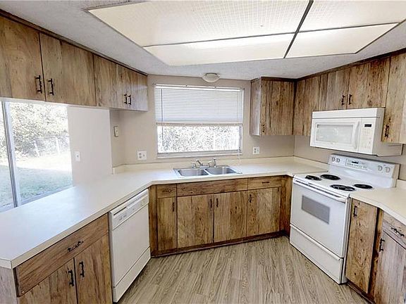 2nd image of 2857 Cottondale Dr