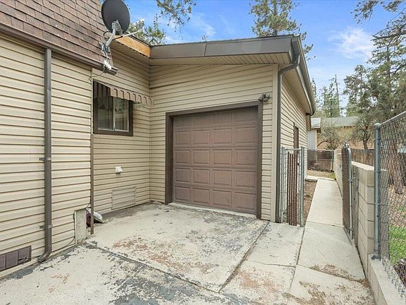 4th image of 112 E Mojave Blvd