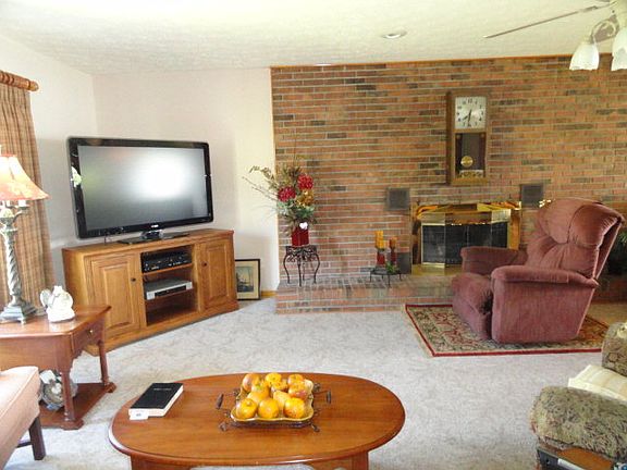 3rd image of 194 Ziegler Ln