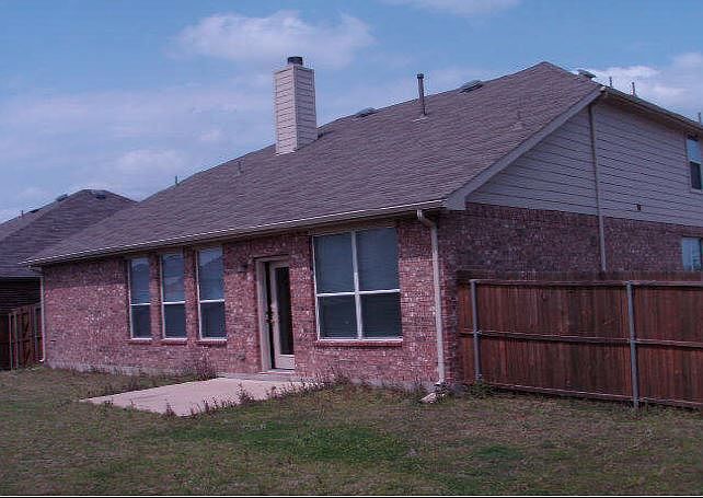 2nd image of 1225 Sandalwood Rd