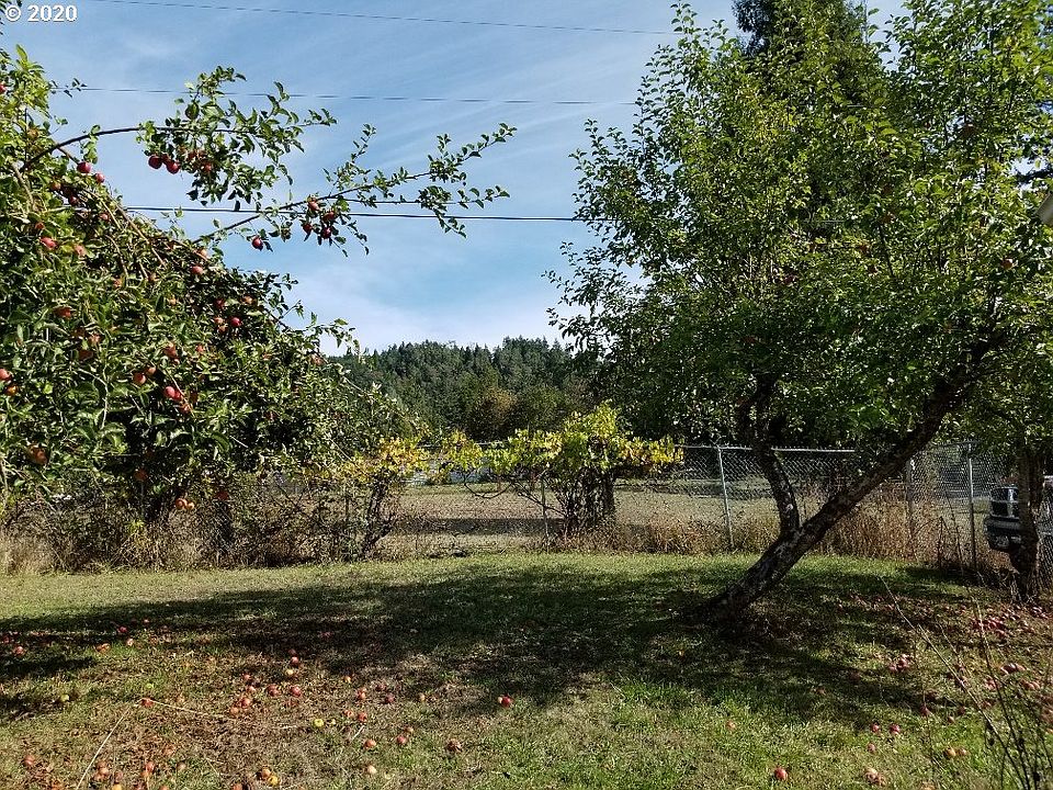 2nd image of 264 Old County Ln