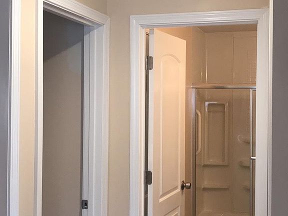 4th image of 273 Deane Ct