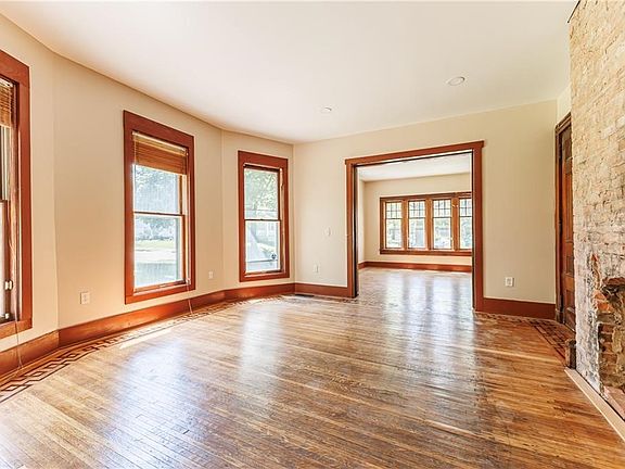 3rd image of 268 Lyndhurst St