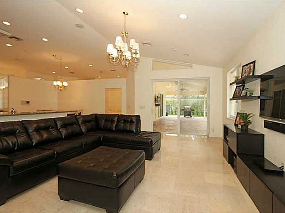4th image of 2691 Cypress Ln