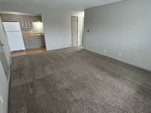 2nd image of 706 S 2nd Ave W #8