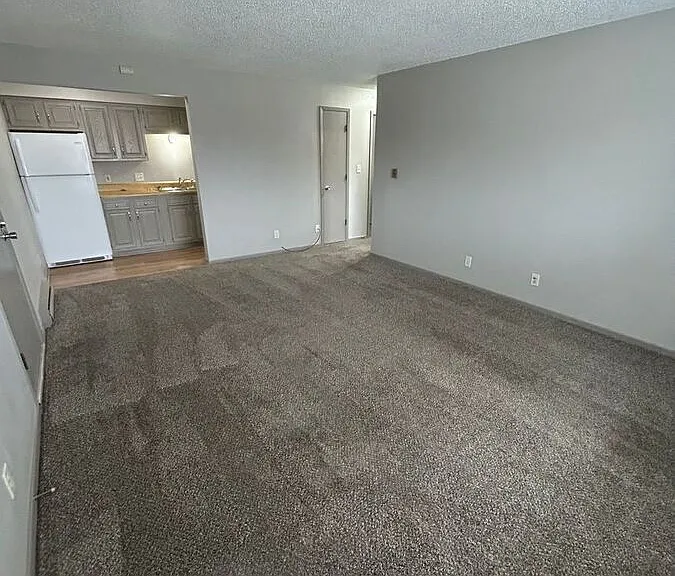 706 S 2nd Ave W #8 — Photo 2