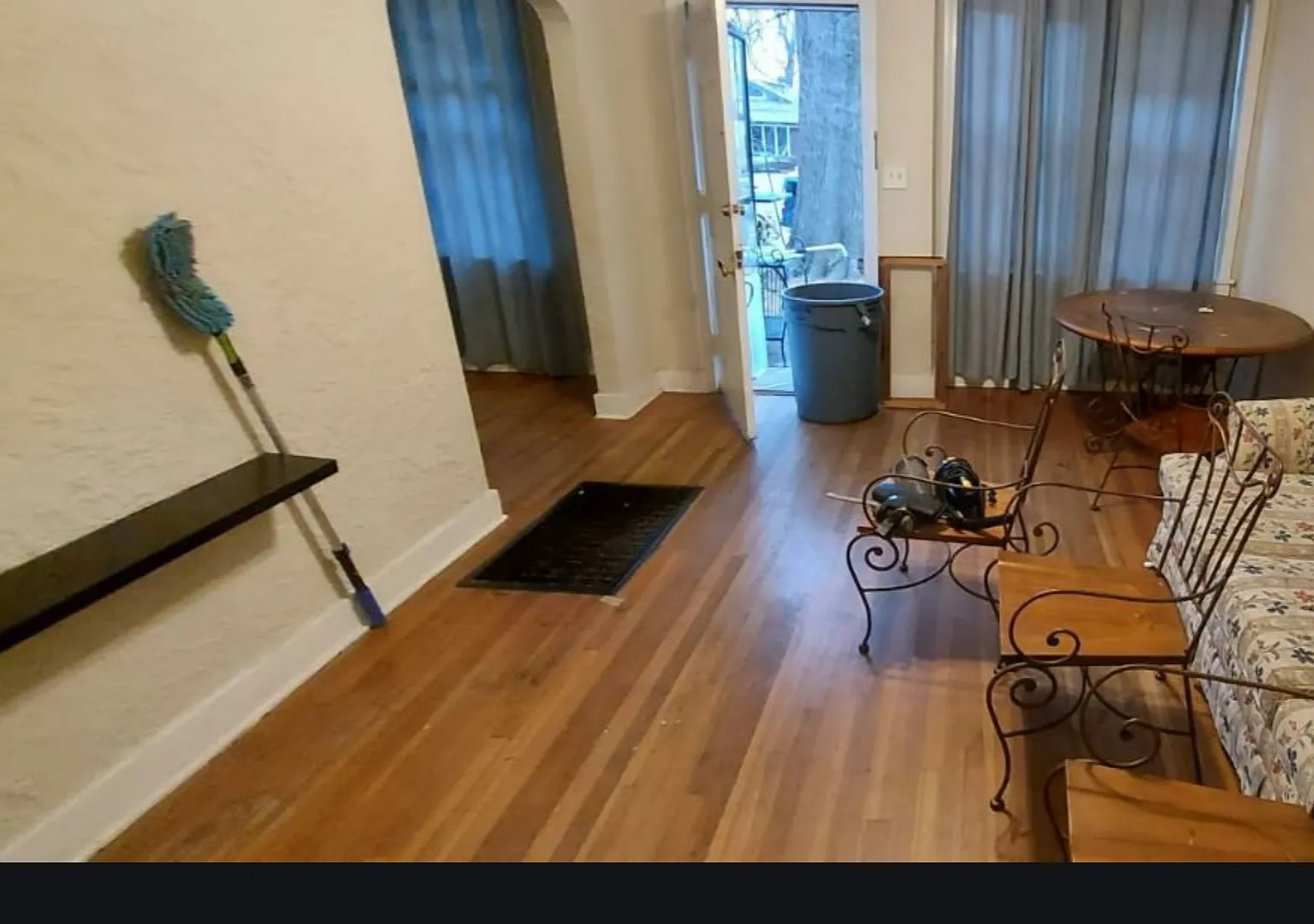 1 bed, 1000 sqft, $1,295 — Photo 2