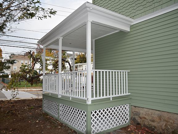 2nd image of 42 Chapel St