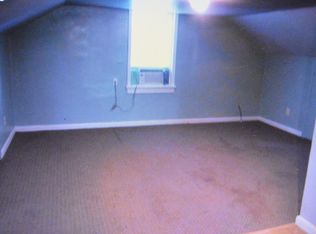 927 1/2 Maple St, Eudora, KS 66025
