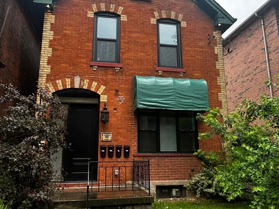 30 Victoria Ave N