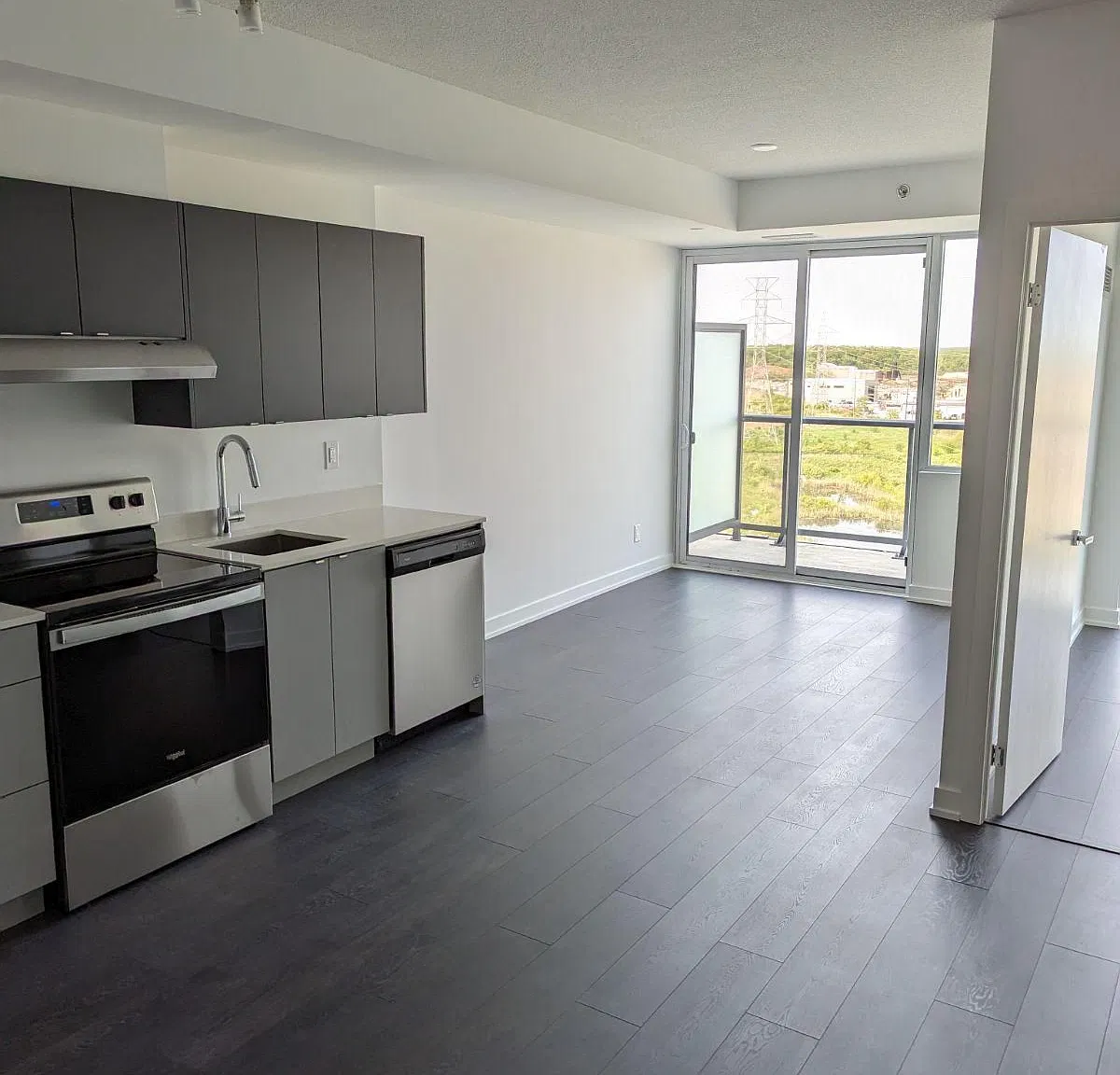 2 bed, $2,500 — Photo 4
