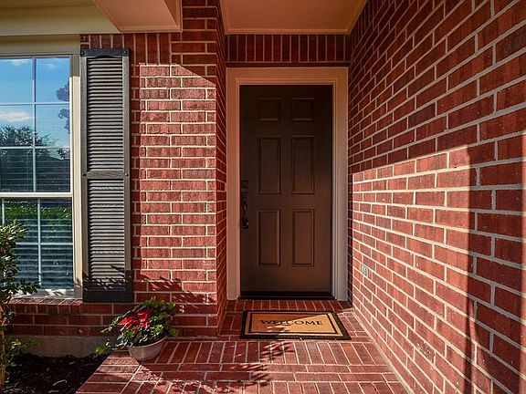 4th image of 20842 Cottage Cove Ln