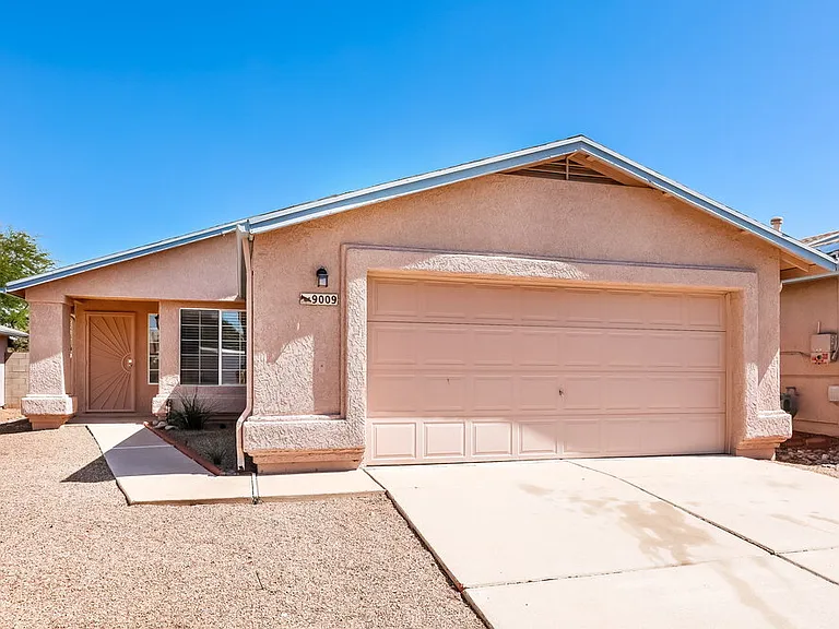 9009 E Kinross Dr — Photo 1