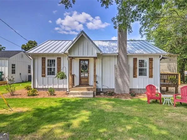 107 Robinson Ave, Carrollton, GA 30117