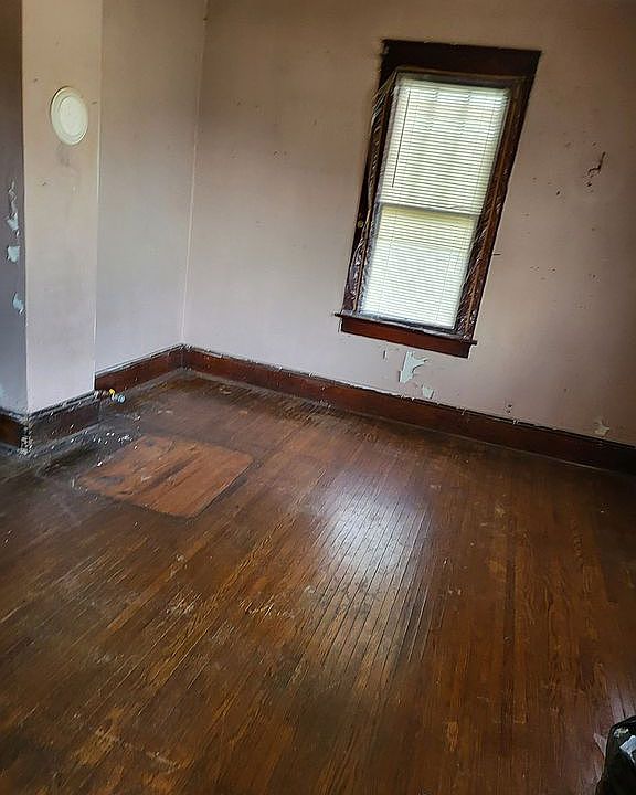 1st image of 804 Pine St