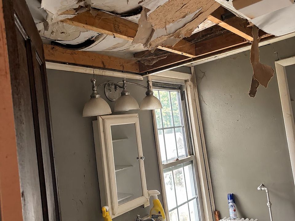 25th image of 101 N Washington St