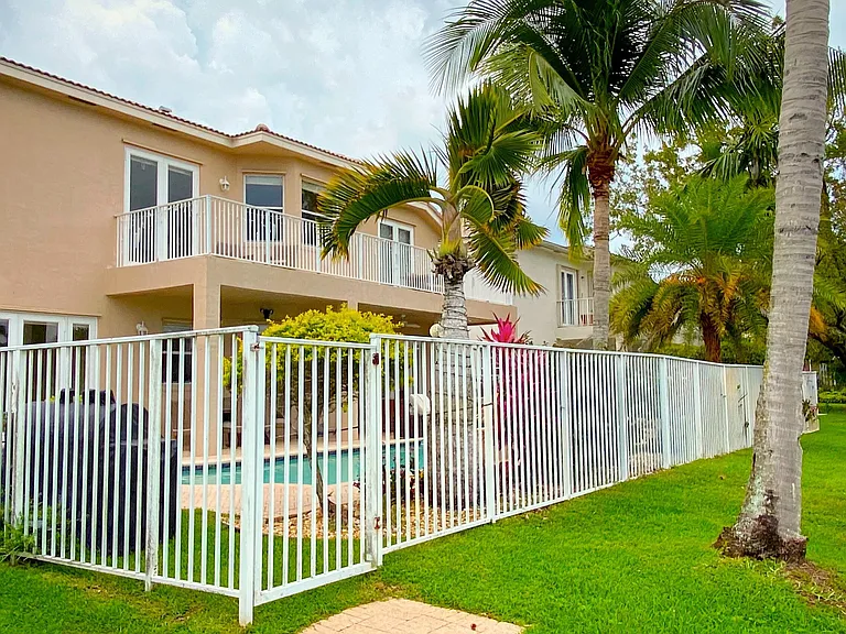 6489 Marbletree Ln — Photo 9