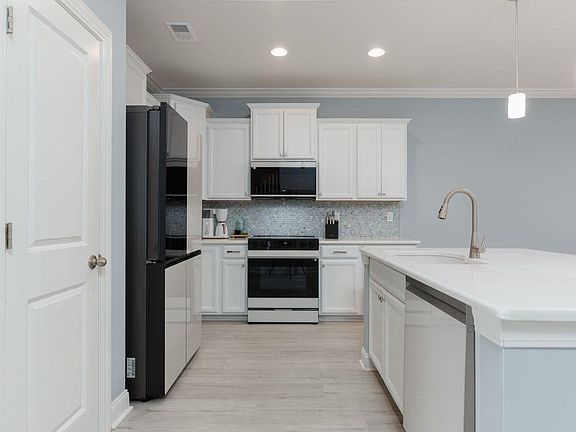 4th image of 2406 Kings Bay Dr. #2406