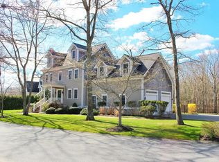 26 Clarks Cove Dr, Dartmouth, MA 02748