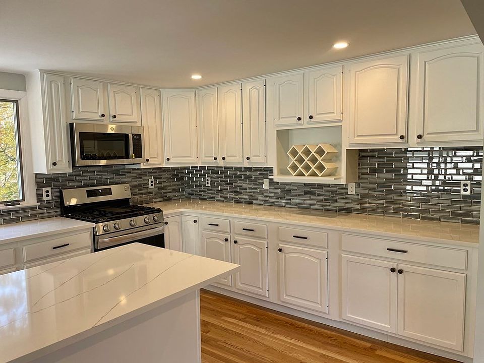 1015 South St, Tewksbury, MA 01876 Zillow