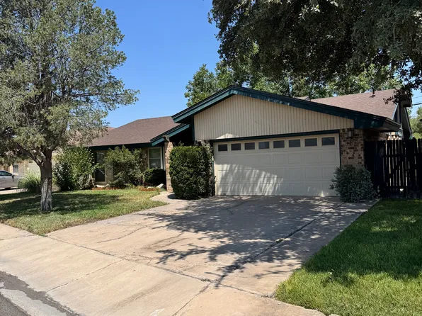 1214 W Caprock St, Hobbs, NM 88240