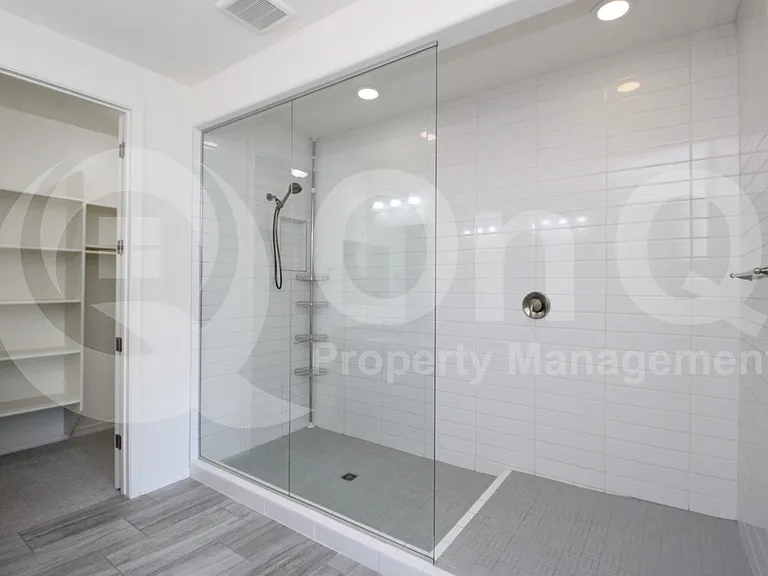 9114 S 167th Dr — Photo 28