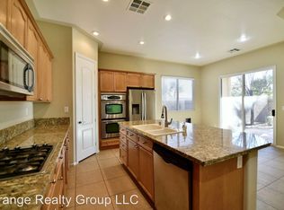 9425 Silent Oak Ct, Las Vegas, NV 89149