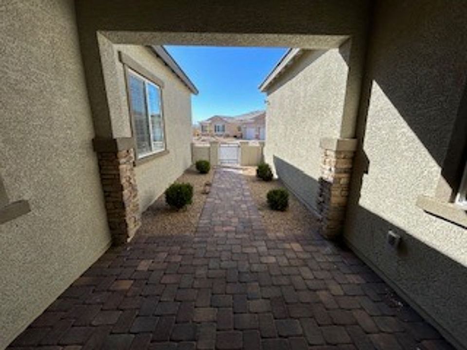 8421 S Cimarron Rd, Las Vegas, NV 89113 Zillow