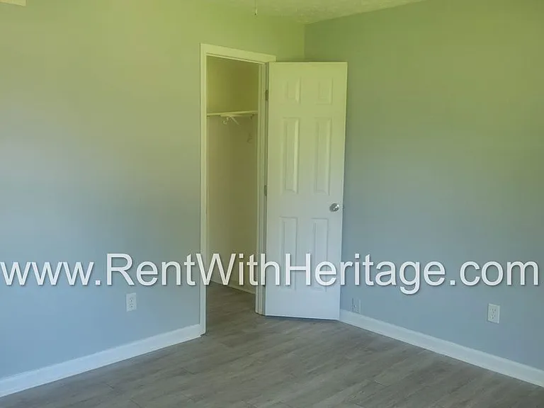 1049 Old Powder Springs Rd SW — Photo 12