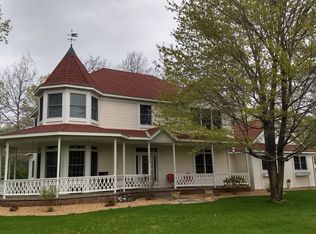 38198 Golden Oaks Trl, North Branch, MN 55056