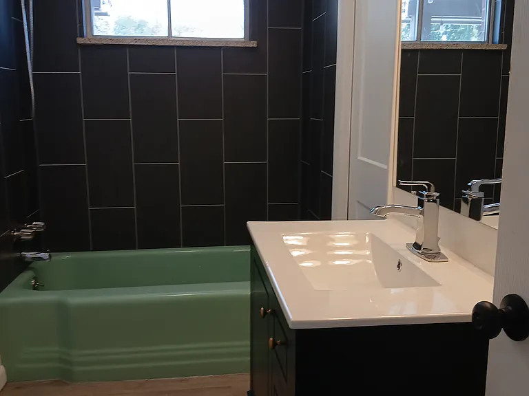 5475 S Elmwood St — Photo 2